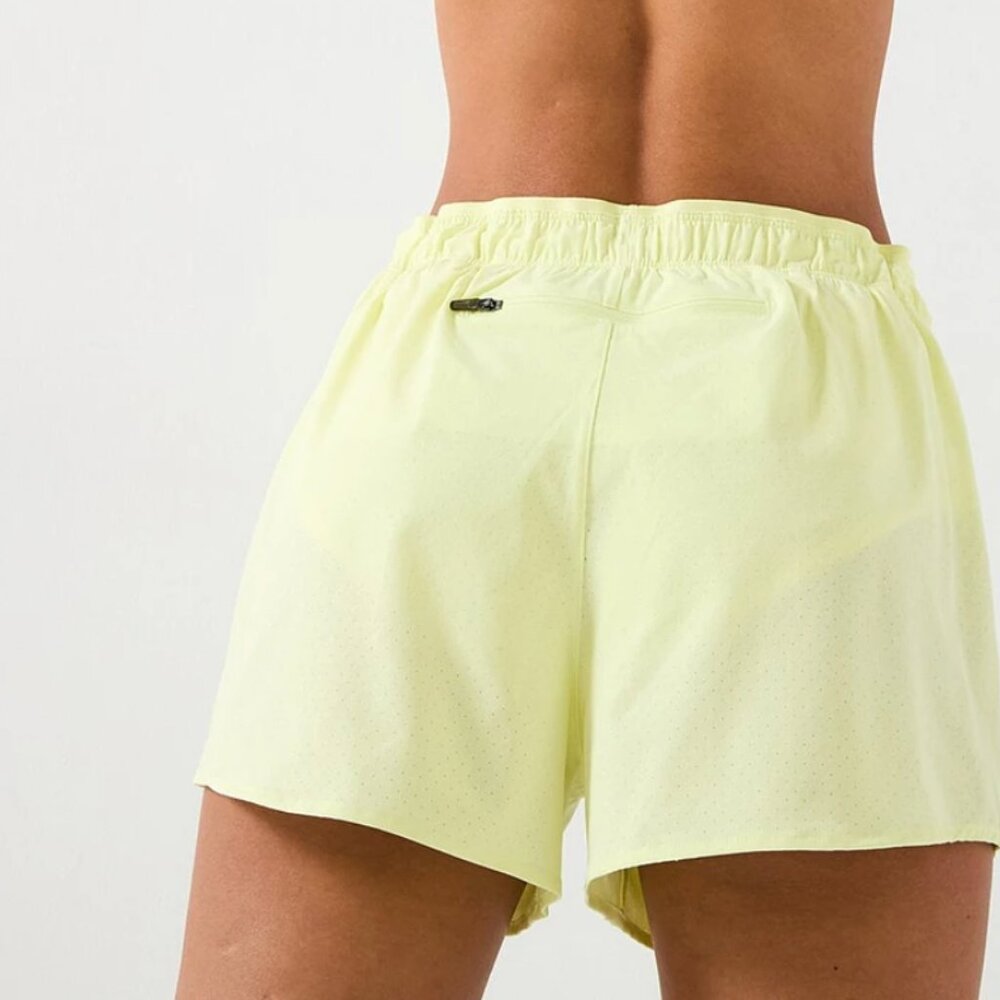 NEW BALANCE Womens L Activewear Running RC Seamless 3 Inch Breathable Shorts - Picture 2 of 8